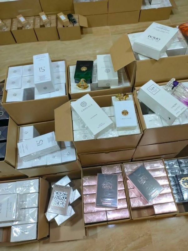 Authentic Perfume Pallets - Image 3