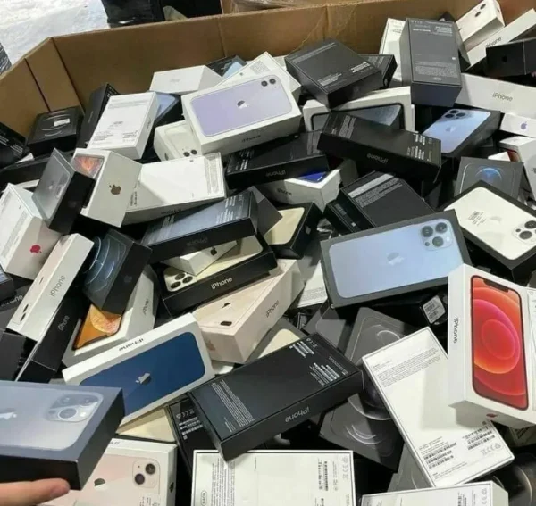 iPhone Liquidation Pallets - Image 4