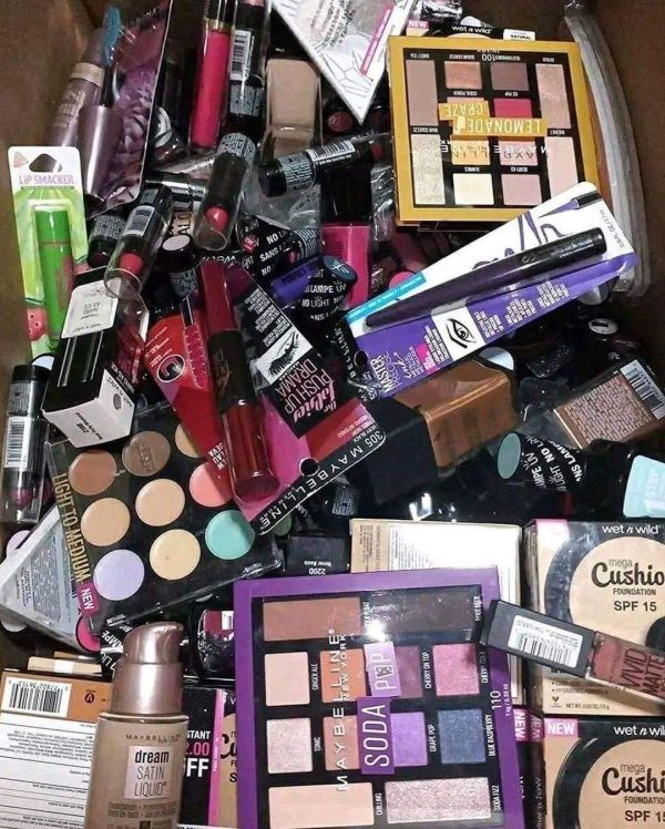 Cosmetics and Makeup Pallets - Image 2