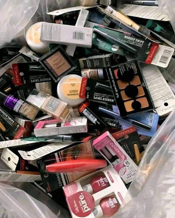 Cosmetics and Makeup Pallets - Image 7