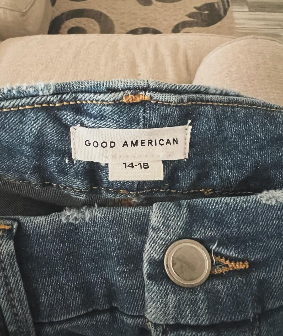 Good American Clothing Pallets - Image 4