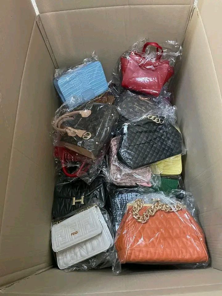 Female Handbags Pallets - Image 2
