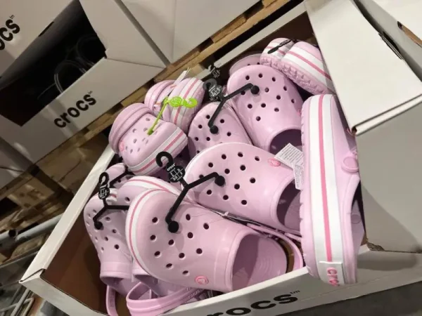 Wholesale Crocs Sandals Pallets - Image 11
