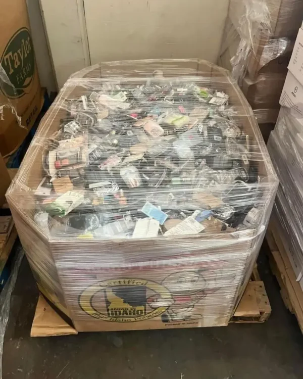 Liquidation Cosmetics Pallets - Image 9
