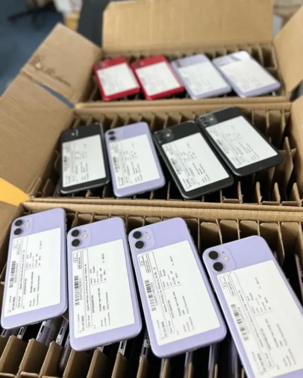 iPhone Pallets for Sale - Image 11