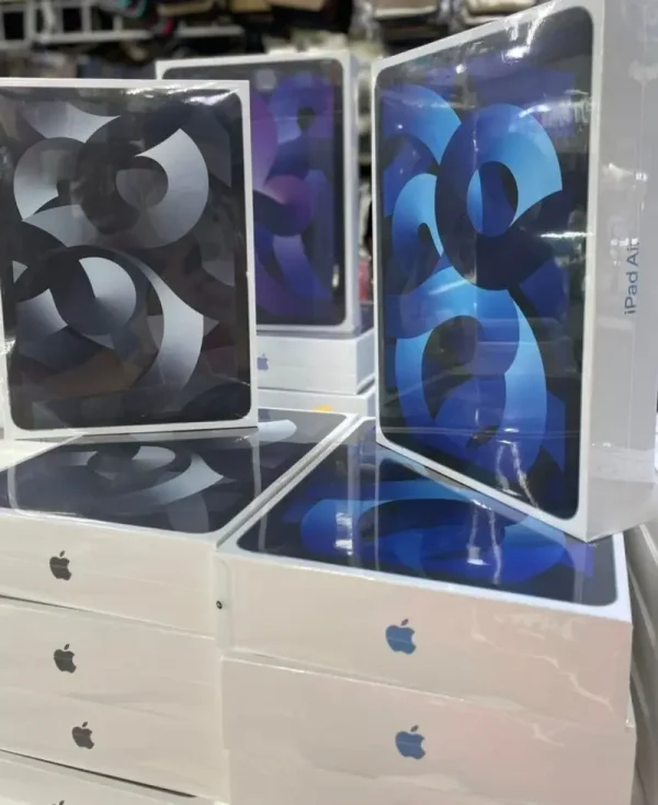 Pallets of iPads - Image 9