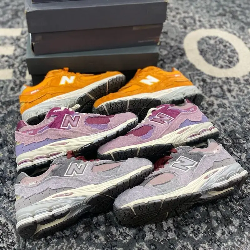 New Balance Shoes Pallets - Image 2