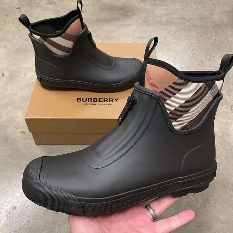 Burberry Shoes Pallets - Image 7