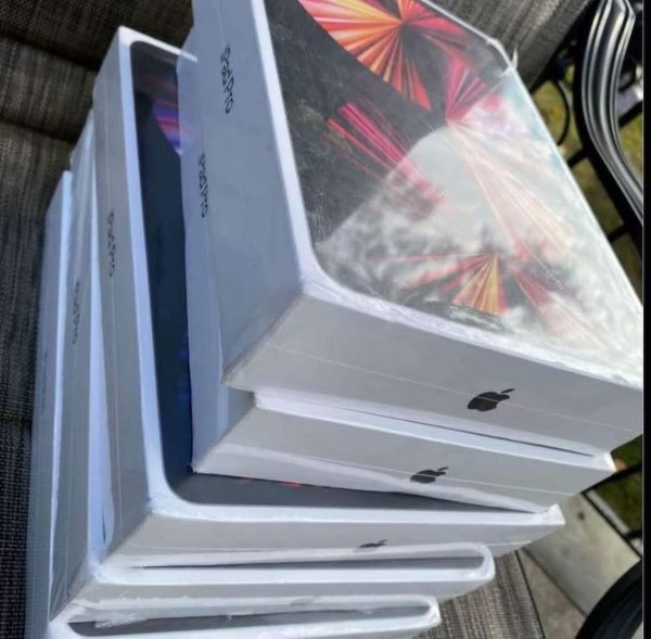 11-inch iPad Pro (4th Generation) - Image 2